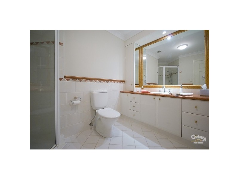 100 Cotlew St  East, Southport QLD 4215