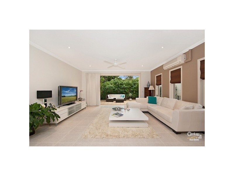 . Burra Street, Chevron Island QLD 4217