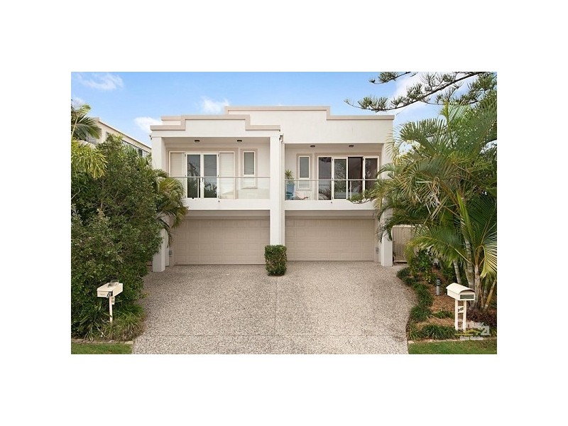 . Burra Street, Chevron Island QLD 4217