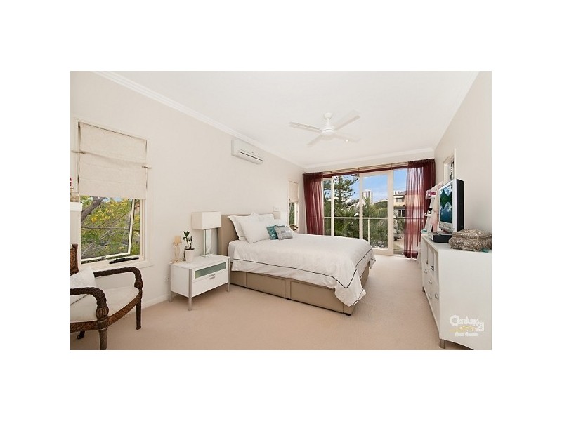 . Burra Street, Chevron Island QLD 4217