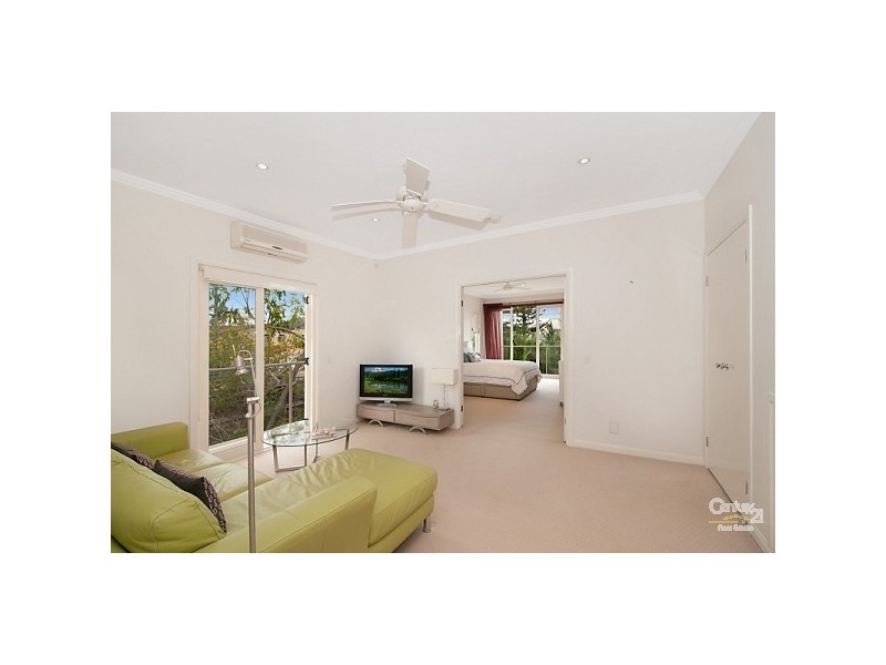 . Burra Street, Chevron Island QLD 4217