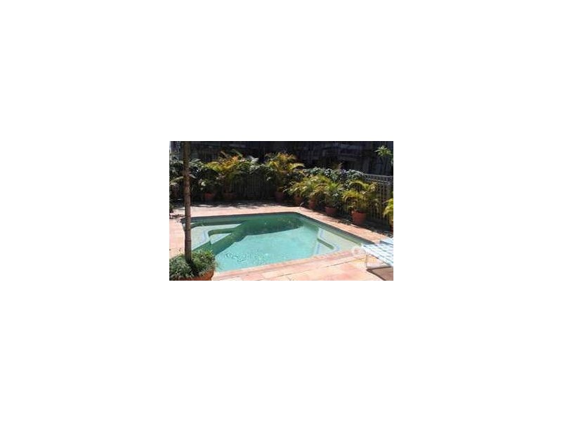 33 Cypress Ave, Surfers Paradise QLD 4217