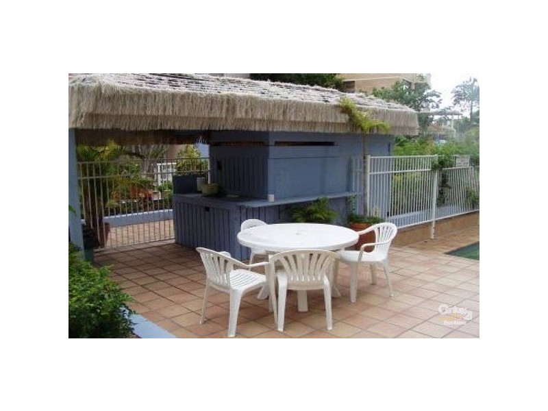 33 Cypress Ave, Surfers Paradise QLD 4217