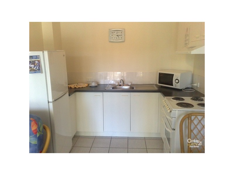 33 Cypress Ave, Surfers Paradise QLD 4217