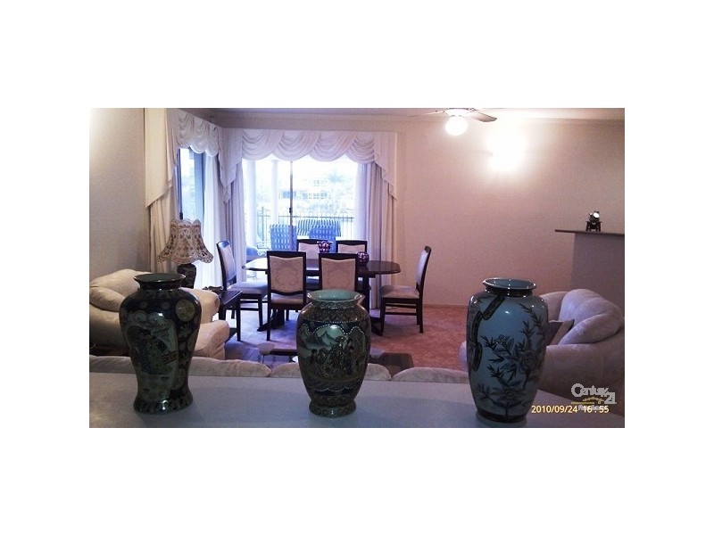 44 Barrier Reef Drive, Mermaid Waters QLD 4218