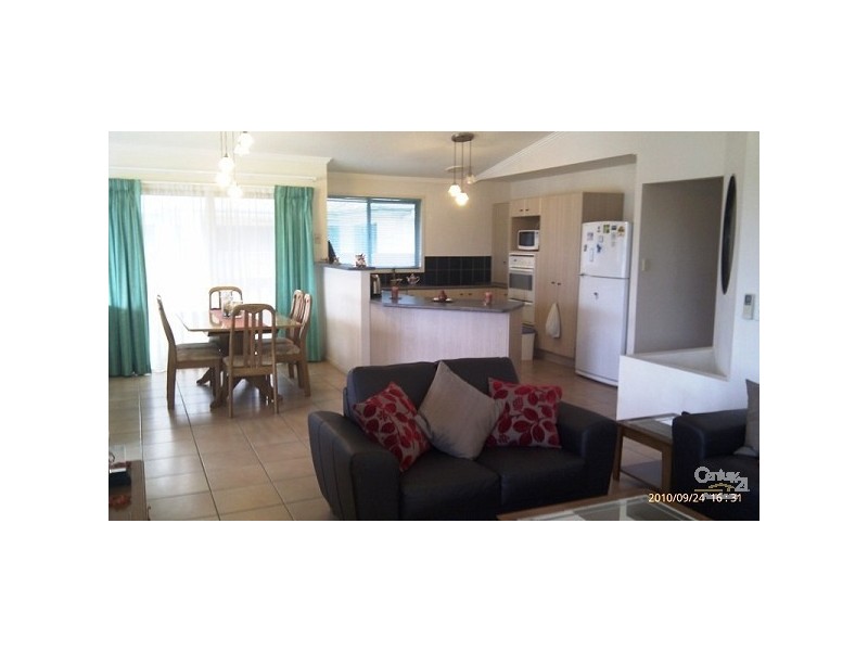 44 Barrier Reef Drive, Mermaid Waters QLD 4218