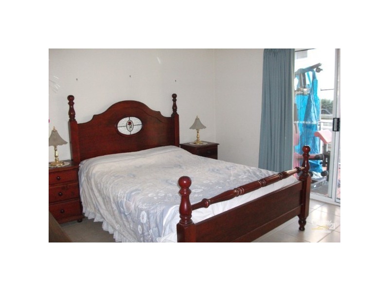 30 DALPURA STREET, Chevron Island QLD 4217