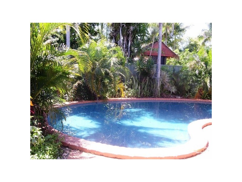 21 FORSTER AVE, Bundall QLD 4217