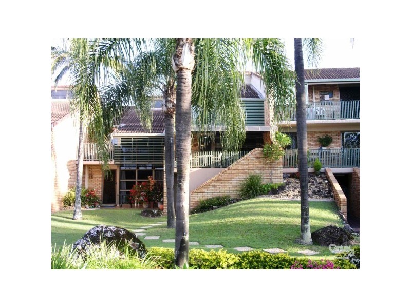 33-39 HOOKER BLVD, Broadbeach QLD 4218