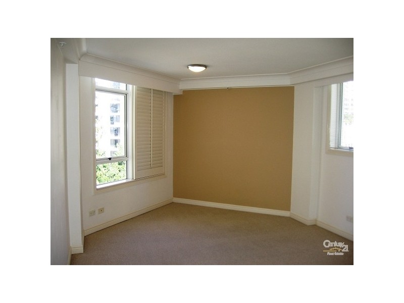 11 Elkhorn Avenue, Surfers Paradise QLD 4217