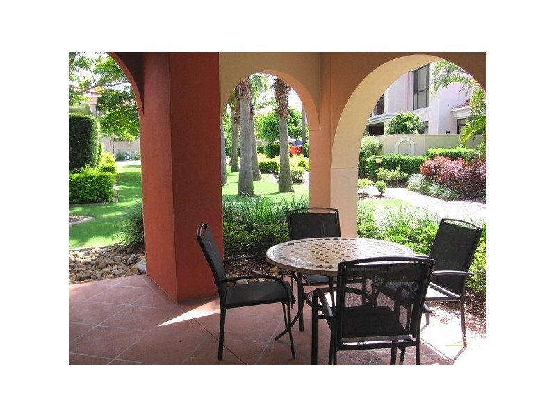 7 Elliott St, Surfers Paradise QLD 4217