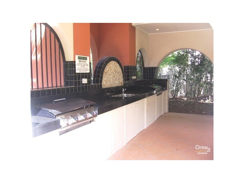 7 Elliott St, Surfers Paradise QLD 4217