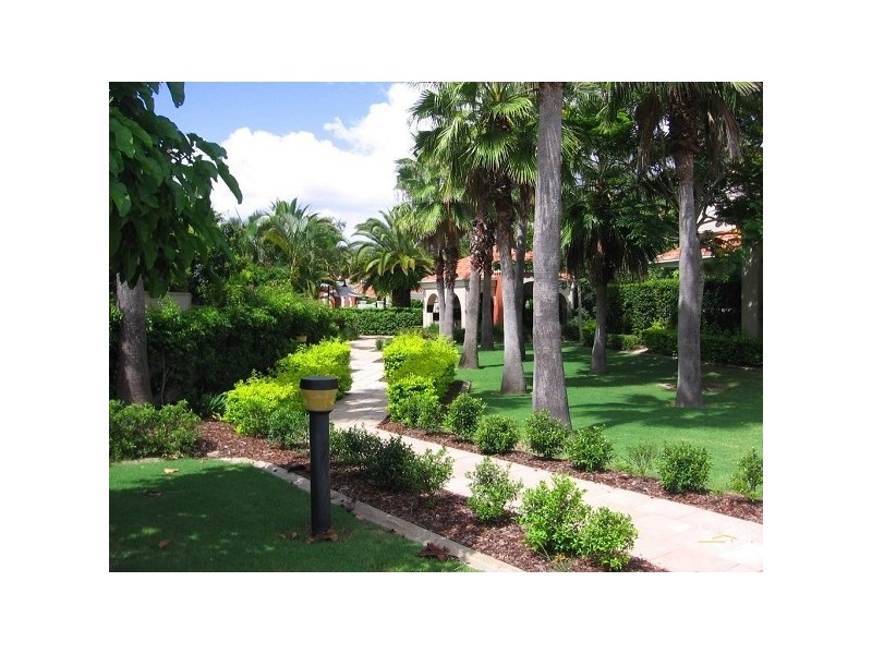 7 Elliott St, Surfers Paradise QLD 4217