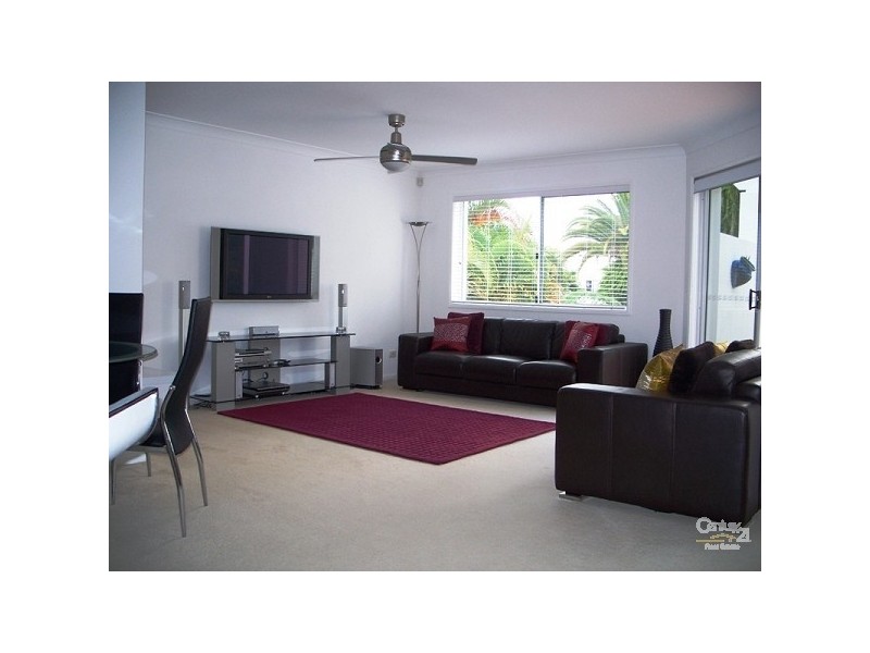 100 Cotlew St East, Southport QLD 4215