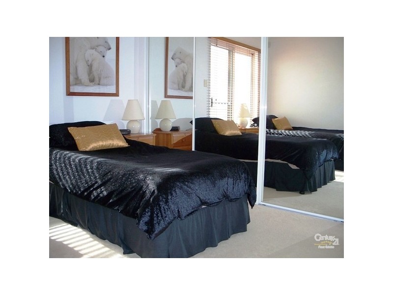 100 Cotlew St East, Southport QLD 4215