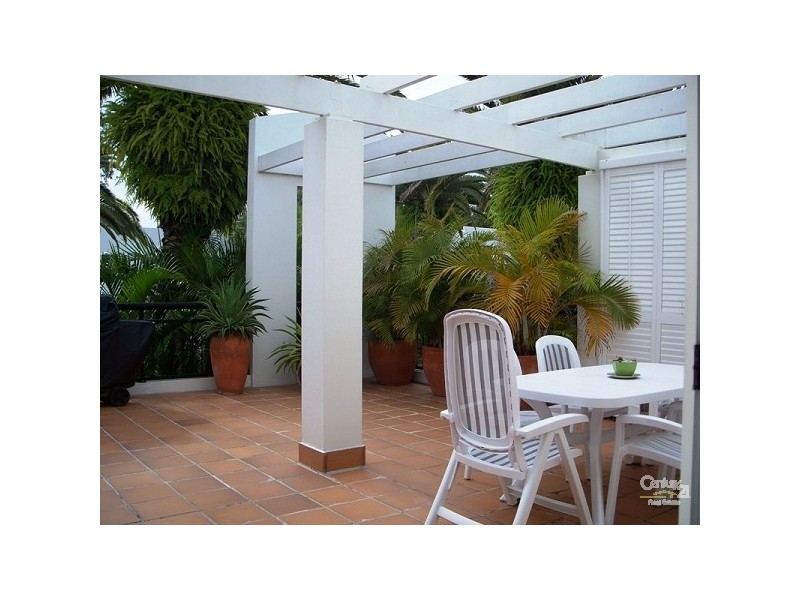 100 Cotlew St East, Southport QLD 4215