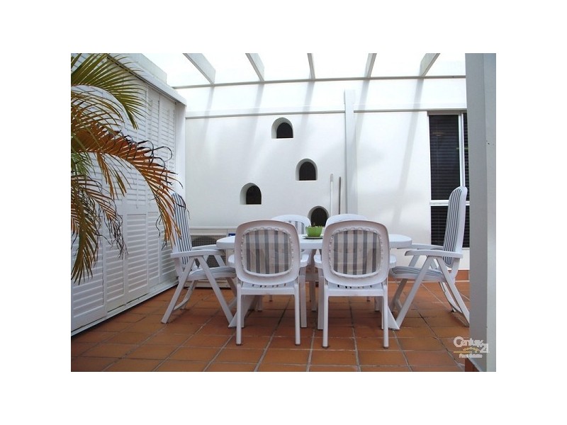 100 Cotlew St East, Southport QLD 4215