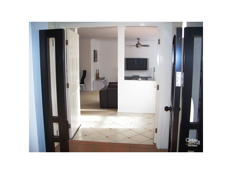 100 Cotlew St East, Southport QLD 4215