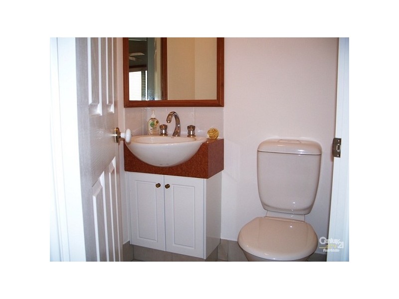 100 Cotlew St East, Southport QLD 4215