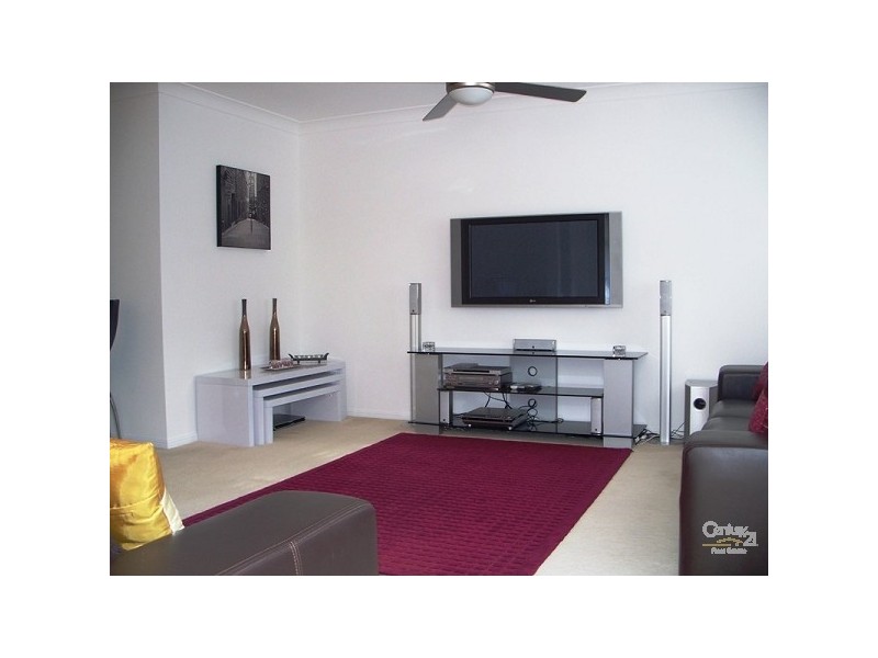 100 Cotlew St East, Southport QLD 4215