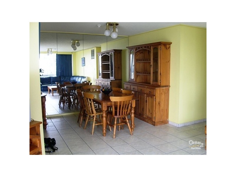 67 Ferny Avenue, Surfers Paradise QLD 4217