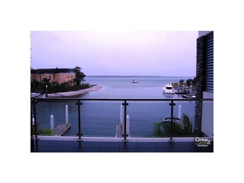 27-29 MADANG CRESCENT, Runaway Bay QLD 4216