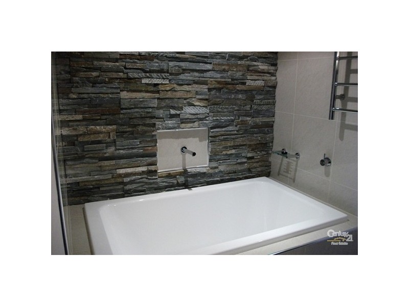 27-29 MADANG CRESCENT, Runaway Bay QLD 4216