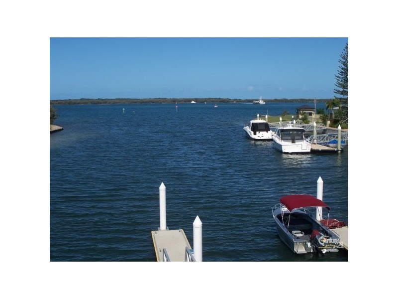 27-29 MADANG CRESCENT, Runaway Bay QLD 4216