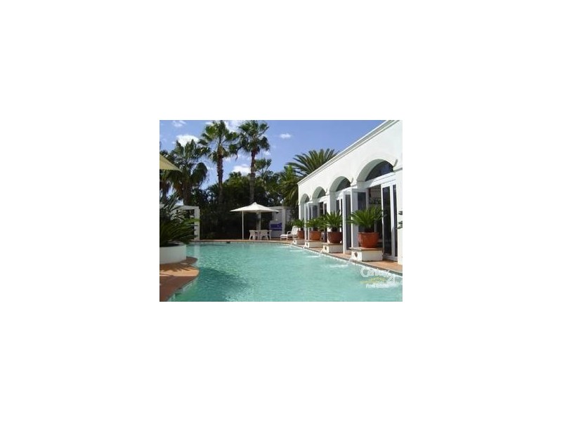 100 Cotlew St East, Southport QLD 4215