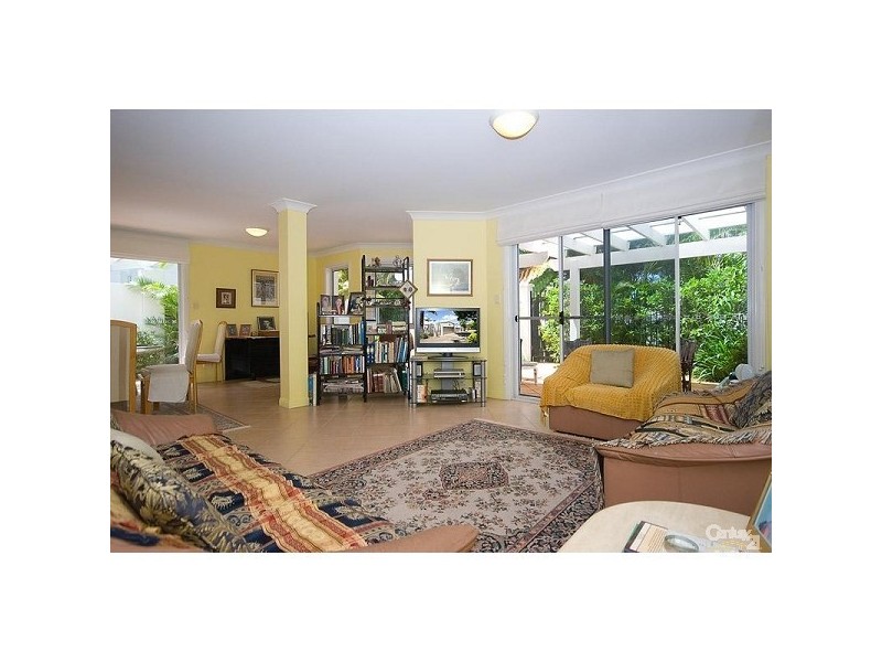 100 Cotlew St East, Southport QLD 4215