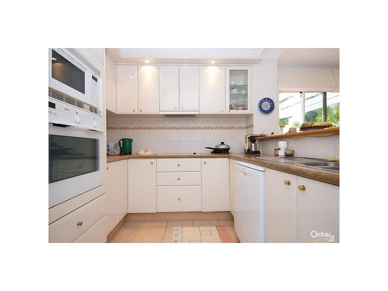 100 Cotlew St East, Southport QLD 4215