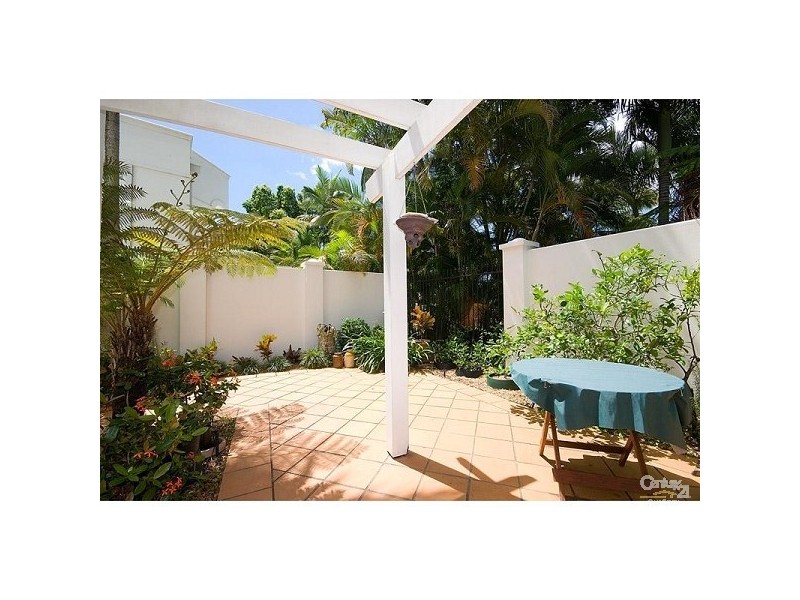 100 Cotlew St East, Southport QLD 4215