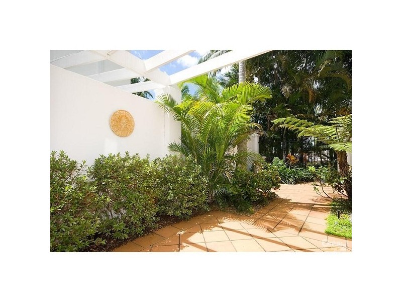 100 Cotlew St East, Southport QLD 4215