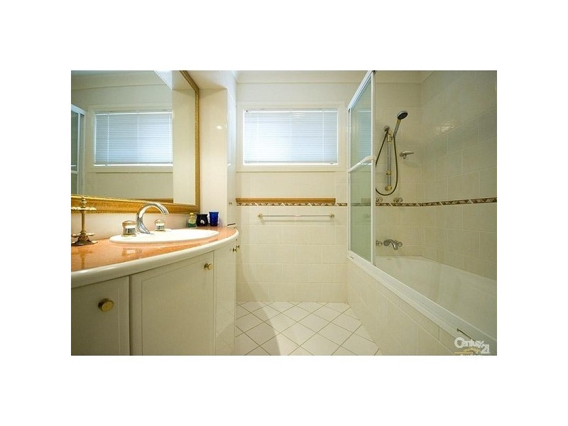 100 Cotlew St East, Southport QLD 4215