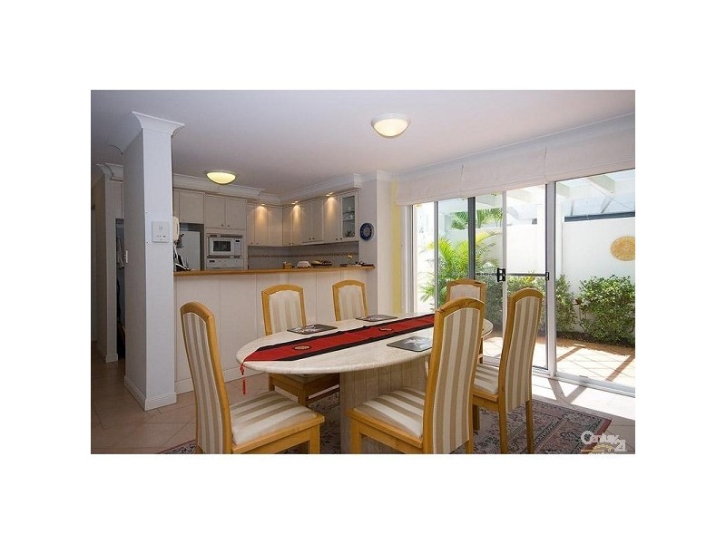 100 Cotlew St East, Southport QLD 4215