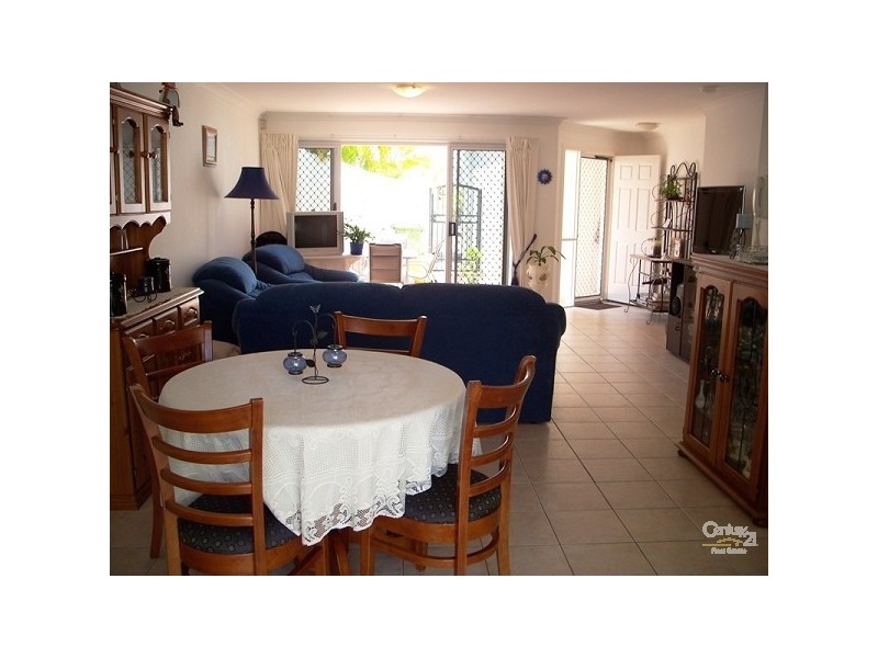 100 Cotlew St  East, Southport QLD 4215