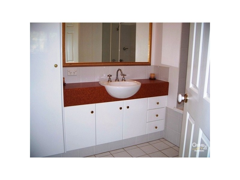 100 Cotlew St  East, Southport QLD 4215