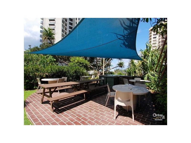 18 HANLAN ST, Surfers Paradise QLD 4217