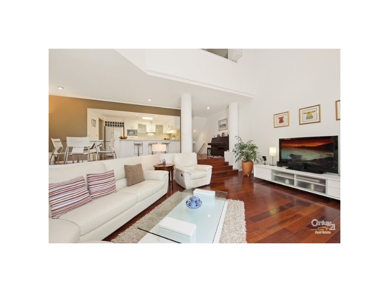 71/125 Santa Cruz Blvd, Clear Island Waters QLD 4226