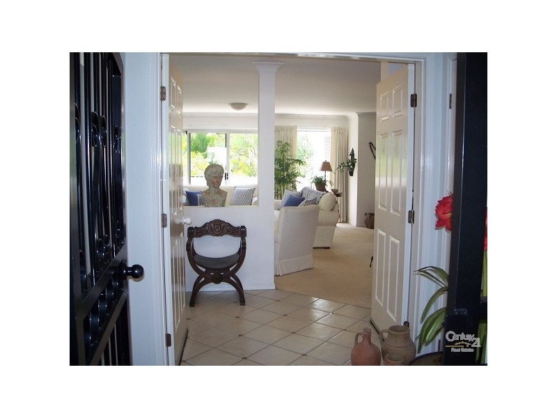 100 Cotlew St East, Southport QLD 4215