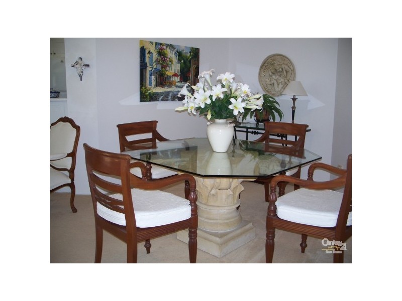 100 Cotlew St East, Southport QLD 4215