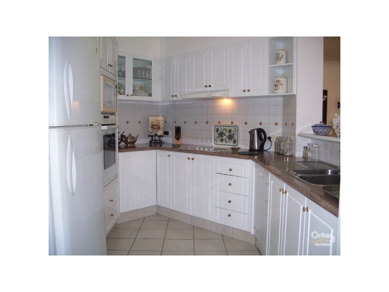 100 Cotlew St East, Southport QLD 4215