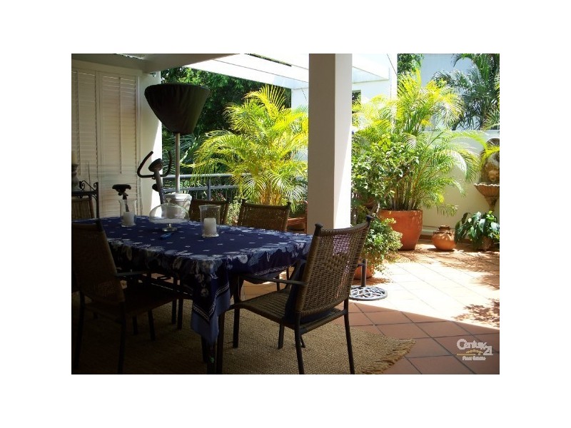 100 Cotlew St East, Southport QLD 4215