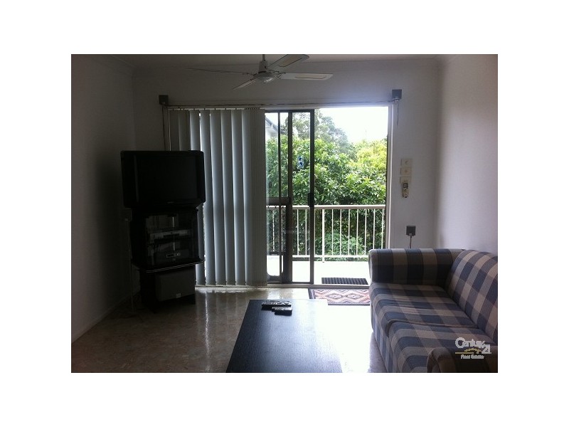 19 MIDDLE, Labrador QLD 4215