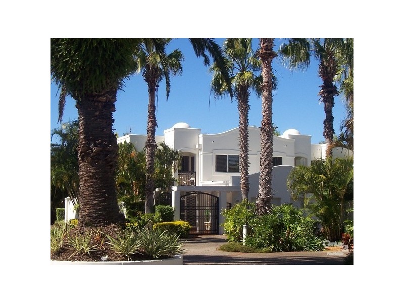 100 Cotlew St East Aegean, Southport QLD 4215