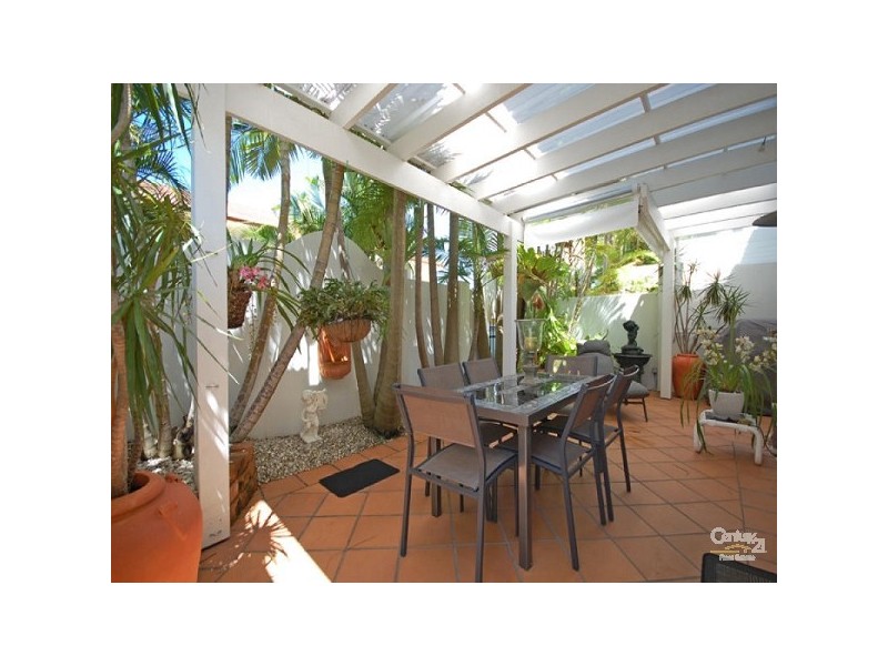 100 Cotlew St East Aegean, Southport QLD 4215