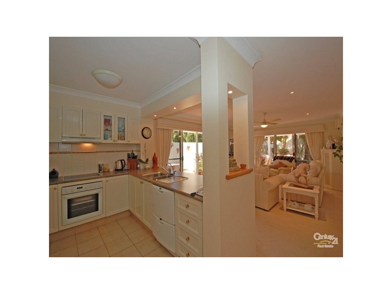 100 Cotlew St East Aegean, Southport QLD 4215