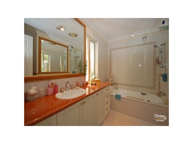 100 Cotlew St East Aegean, Southport QLD 4215