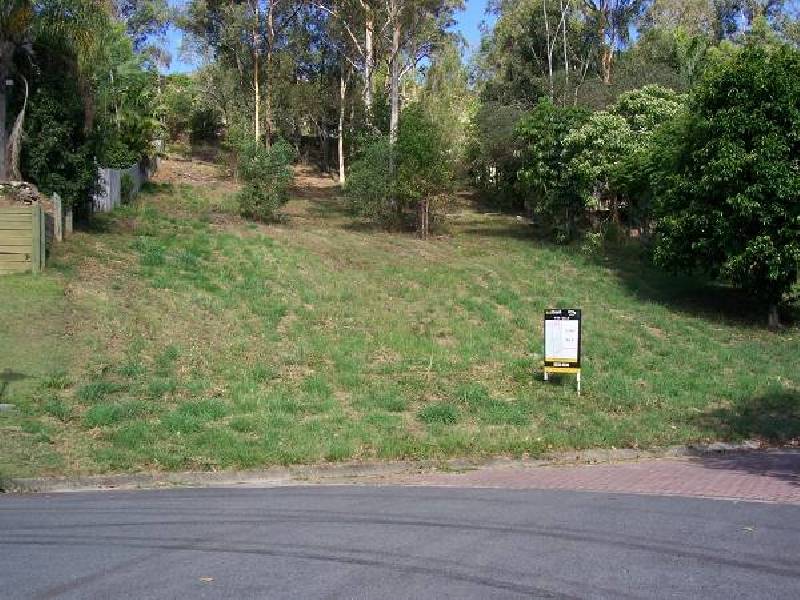 22 STONEHAVEN PLACE, Highland Park QLD 4211