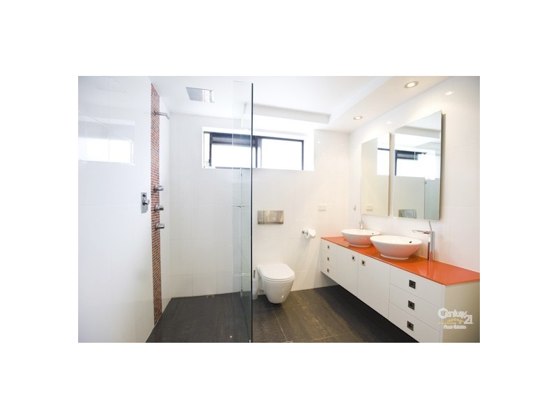 2/2 Pandanus St, Noosa Heads QLD 4567